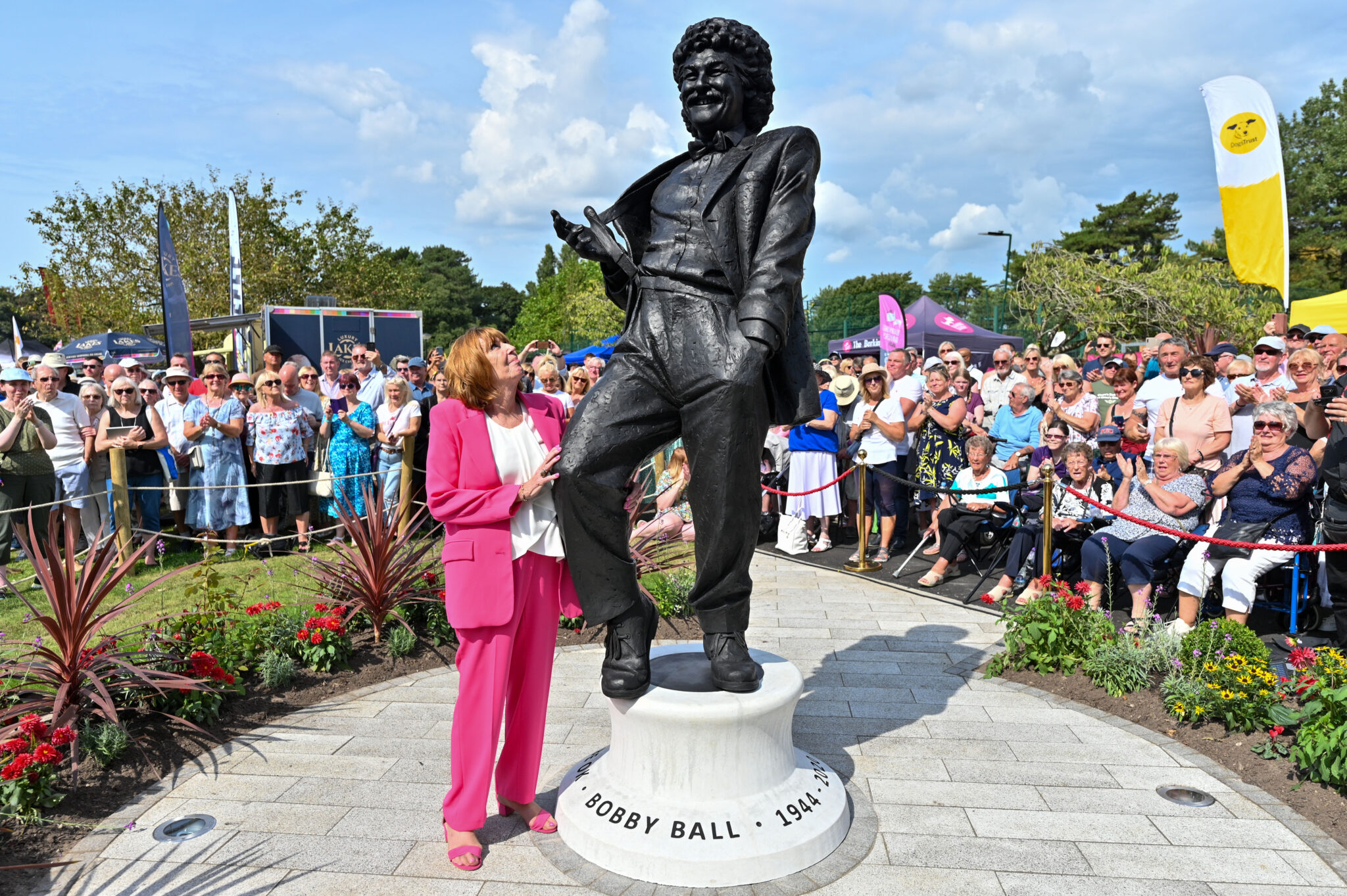 BOBBY BALL STATUE UNVEILED BEFORE FAMILY, FRIENDS & CELEBRITY PALS